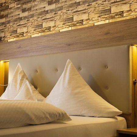 Land-Gut-Hotel Raeuber Lippoldskrug Алфелд Екстериор снимка