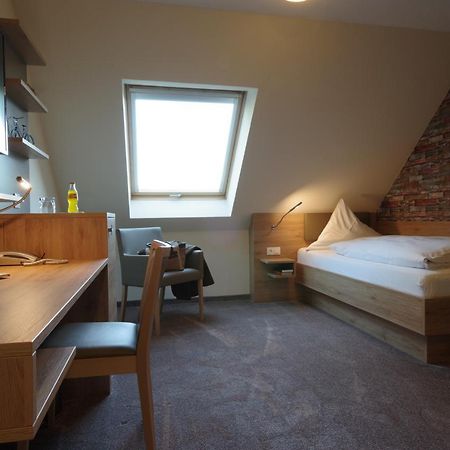 Land-Gut-Hotel Raeuber Lippoldskrug Алфелд Екстериор снимка