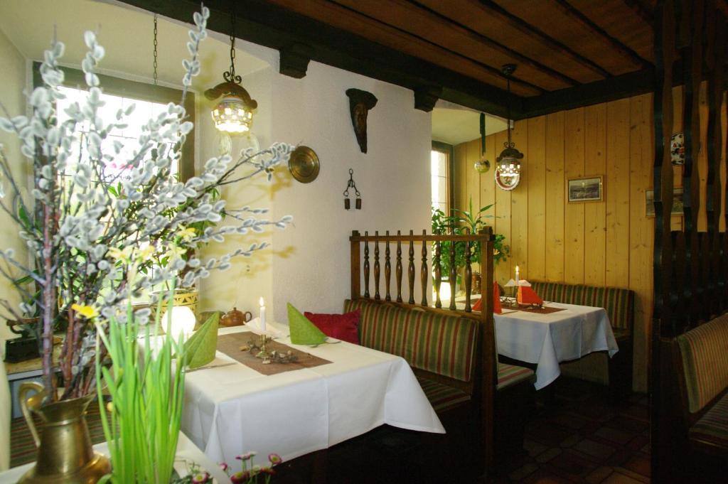 Land-Gut-Hotel Raeuber Lippoldskrug Алфелд Екстериор снимка